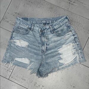 Curvy Mom American Eagle Outfitters Ripped Jean Shorts,Light Blue